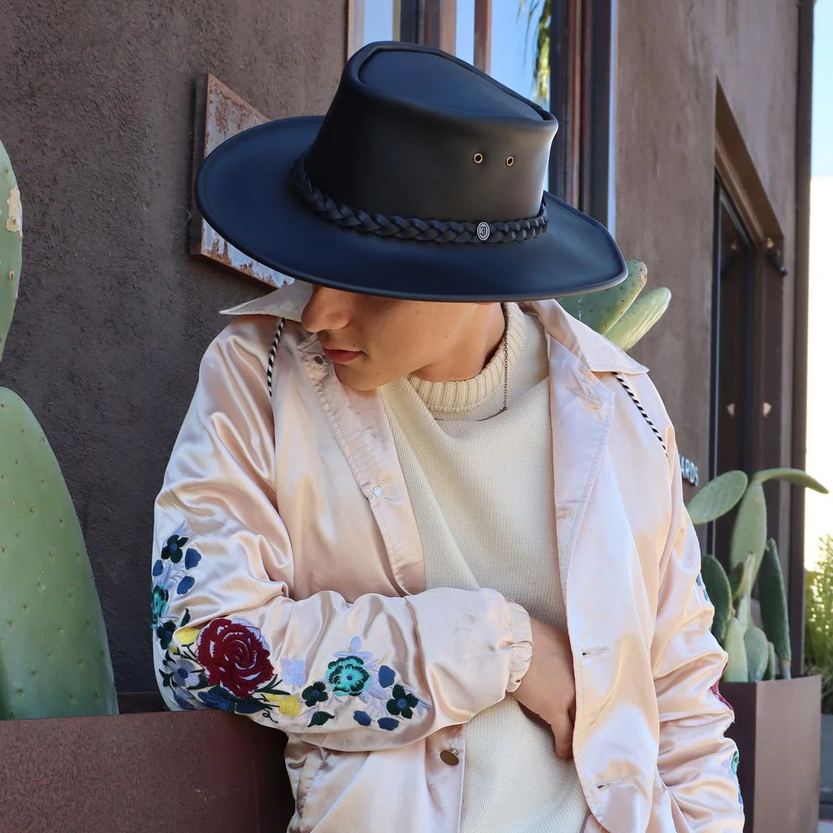 Crusher Leather Outback Hat - Image 9